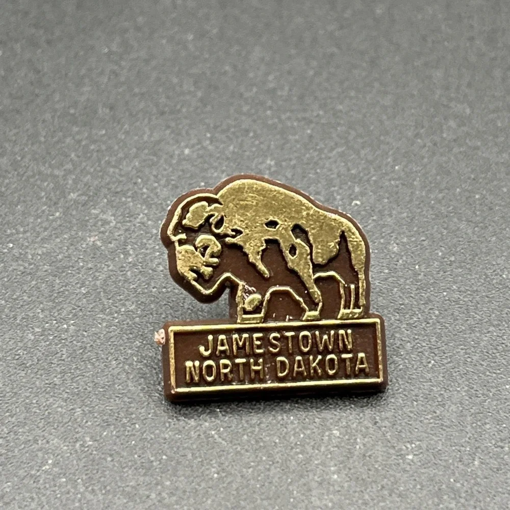 Jamestown North Dakota Buffalo‎ Bison USA Plastic Lapel Hat Pin
